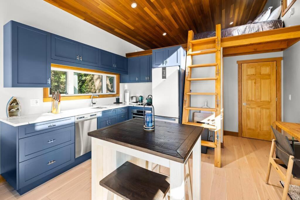 Kingfisher Manor Villa Sooke Exterior foto