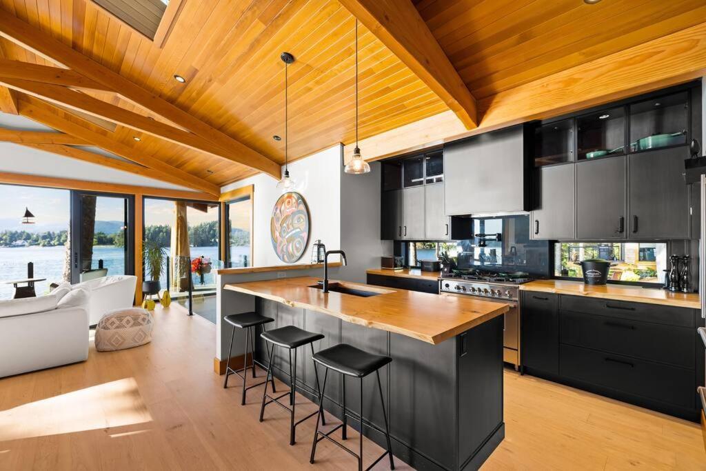 Kingfisher Manor Villa Sooke Exterior foto